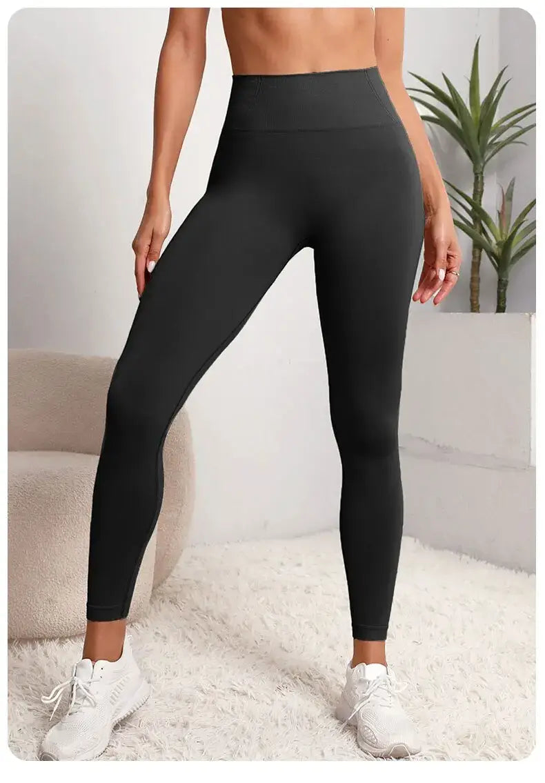 Women’s seamless yoga pants | high waist fitness leggings | contouring design & moisture-wicking